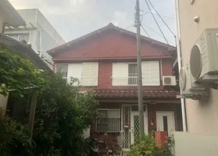 レッドハウス【2階】の外観