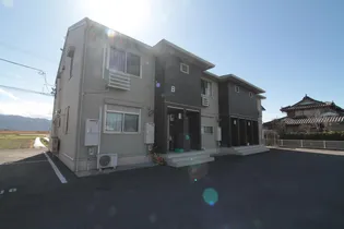 ホワイト バード A棟【1階】の外観