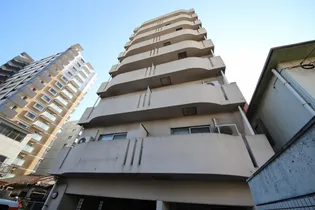 アヴィニール吉野【4階】の外観