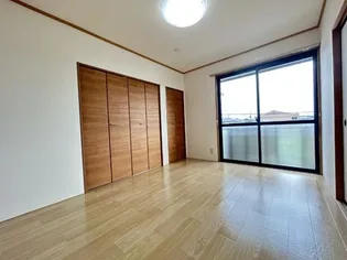 スティブル A棟【2階】の居間