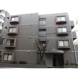 東京都新宿区市谷仲之町【マンション】の外観