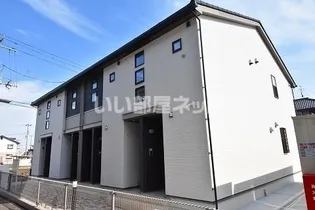 トロワ・エトワール【1階】の外観