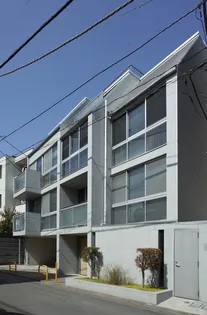 東京都中野区中野5【マンション】の外観