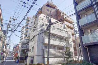 APARTMENT NYの画像