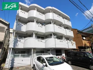 ジャスティ六番【1階】の外観