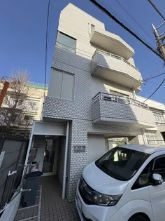 ホワイトハウス【2階】の外観
