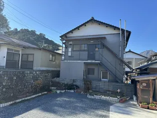 高知県高岡郡越知町越知甲【アパート】の外観