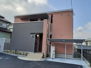 愛媛県四国中央市寒川町【アパート】の外観