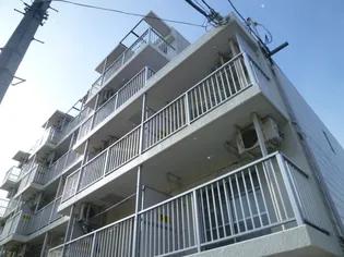 白い天守閣の画像