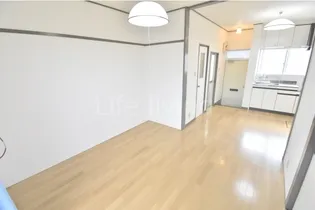 サンシティー国府【1階】の玄関