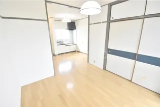 サンシティー国府【1階】の居間