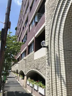 インペリアル広尾【1階】の外観