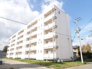 ビレッジハウス青森南4号棟の外観