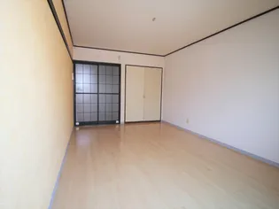 カーム・クウォーターA【2階】の内装