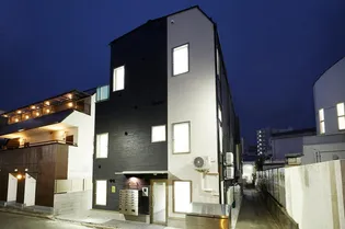 東京都新宿区富久町【アパート】の外観