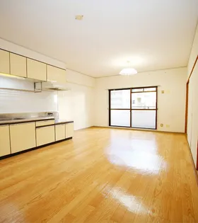 クロスヴィラ姪浜西【3階】の居間