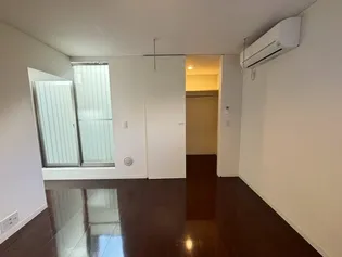 ミグ・ノンの内装