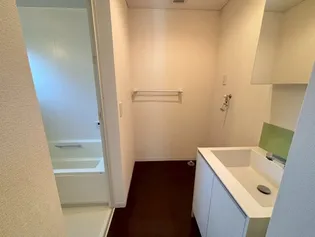 ミグ・ノンの内装