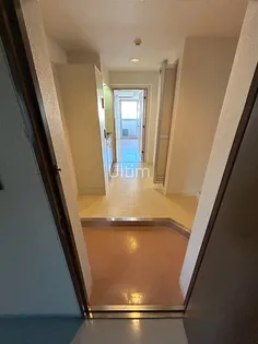 吉祥院ヴィラ【3階】の玄関