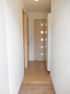 ニュー シャルマン【1階】の玄関