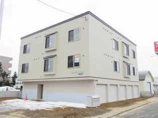 ブルークリスタル66【3階】の外観