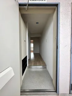 アルファ東古松II【3階】の玄関