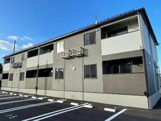 アンレーヴ吉岡A【1階】の外観