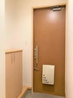 プレステージ東福原【2階】の玄関