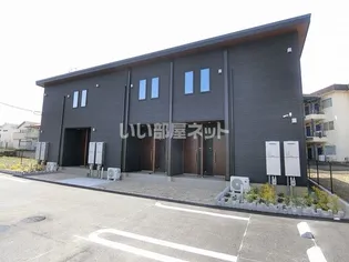 ラルース B【1階】の外観