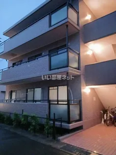 セントラルメゾン【2階】の外観