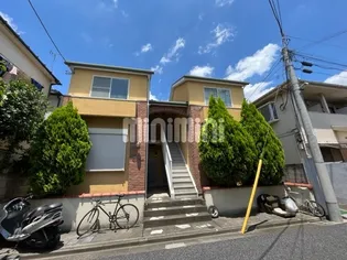 ラ・マドレーヌ【2階】の外観