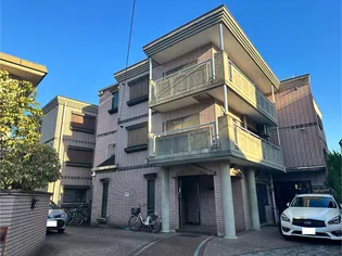 スモリバアパートメント【3階】の外観