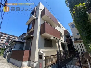 スリーズ【3階】の外観