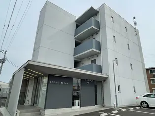 レユシール・オステート【2階】の外観