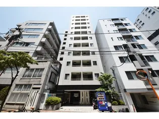 東京都港区三田3【マンション】の外観