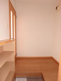 ワンステップ【1階】の玄関