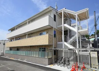 ST LEONE 津倉町の画像