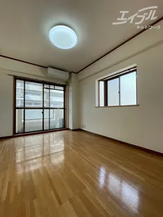 麻田レインボーハイツ【4階】の居間