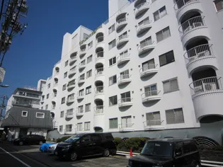 南青山ハウス【2階】の外観