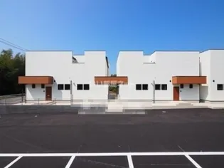 ロワイヤル城原の画像