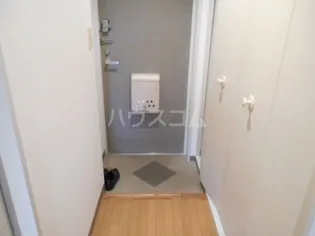 サンパレス赤塚【5階】の玄関