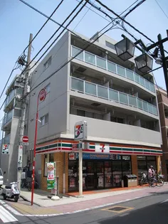 ウエダヤビルの画像