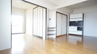 エスポア四日市【12階】の居間