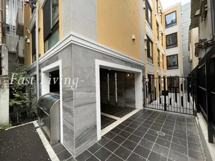 FLレジデンス新宿III【1階】の外観