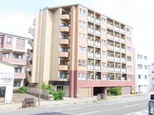 Apartment Grus Okamachi【4階】の外観