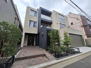 エスト リラ 旗の台の画像