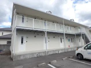 愛媛県新居浜市中萩町【アパート】の外観