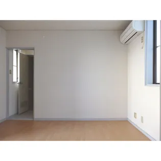 フィオレンテ【1階】の居間