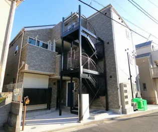 ハーミットクラブハウスヴァンキャトル鶴見【1階】の外観