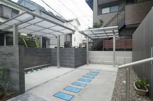 セレナ ヴィラの画像